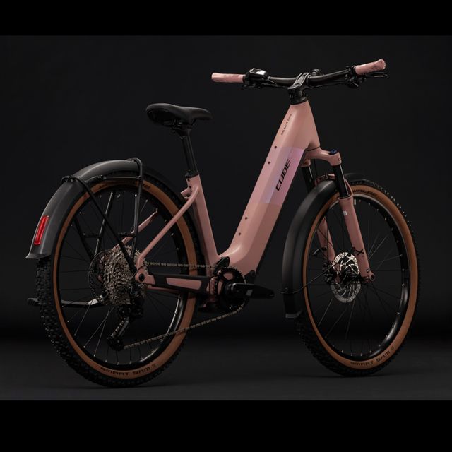 CUBE Reaction Hybrid Performance 720 FE Easy Entry 2027 sähköpyörä 